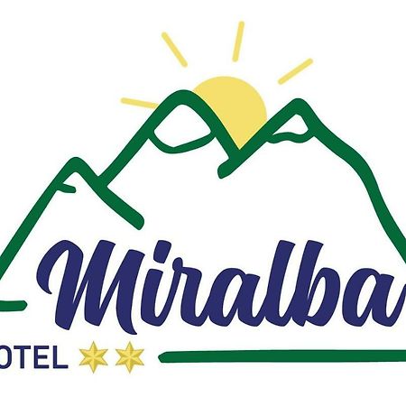 Hotel Miralba Alba de los Cardaños Екстериор снимка