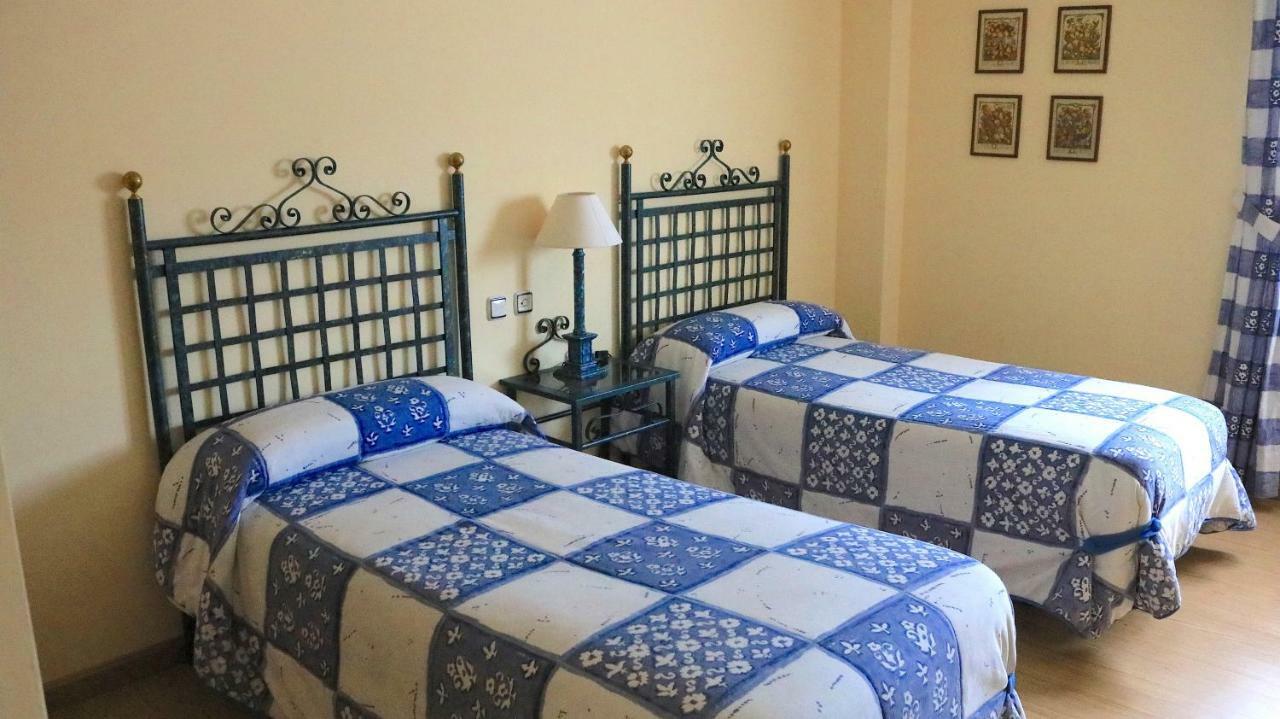 Hotel Miralba Alba de los Cardaños Екстериор снимка