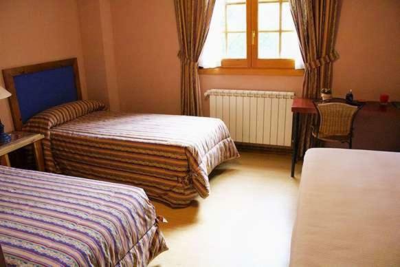 Hotel Miralba Alba de los Cardaños Екстериор снимка