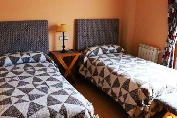 Hotel Miralba Alba de los Cardaños Екстериор снимка