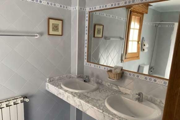 Hotel Miralba Alba de los Cardaños Екстериор снимка